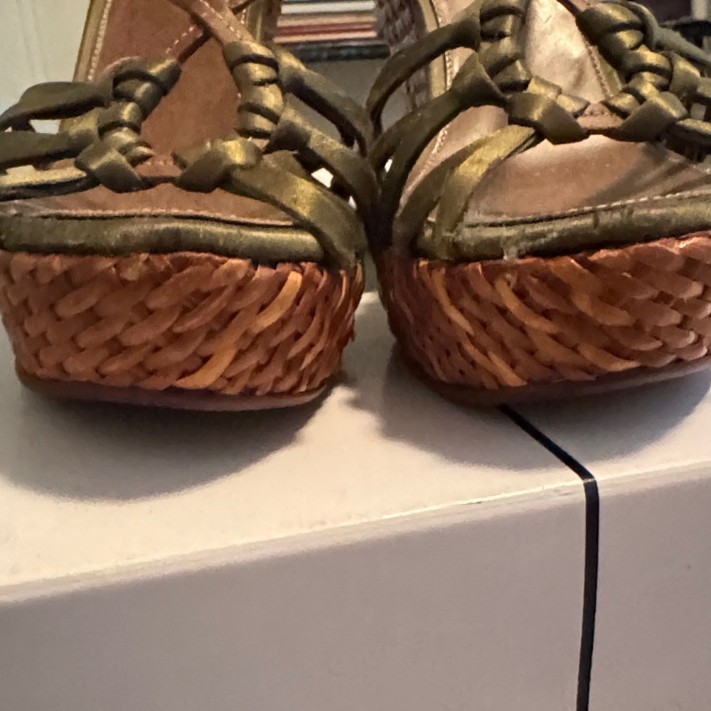 Prada Women's Green Wedge - Picture 7 of 7